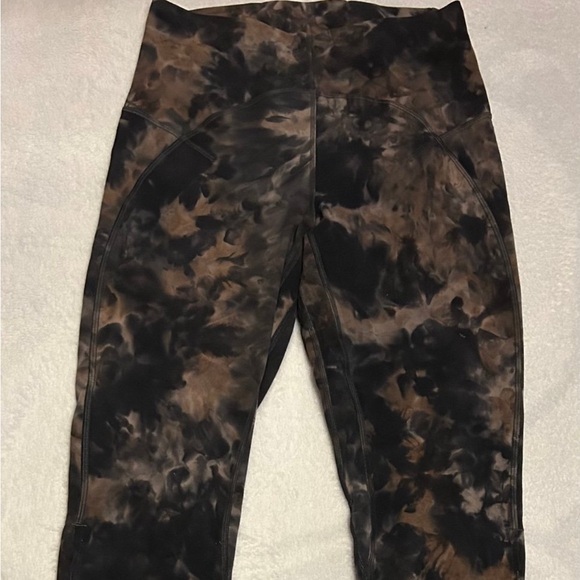 2 pair of lululemon leggings both size 8 - Picture 5 of 14